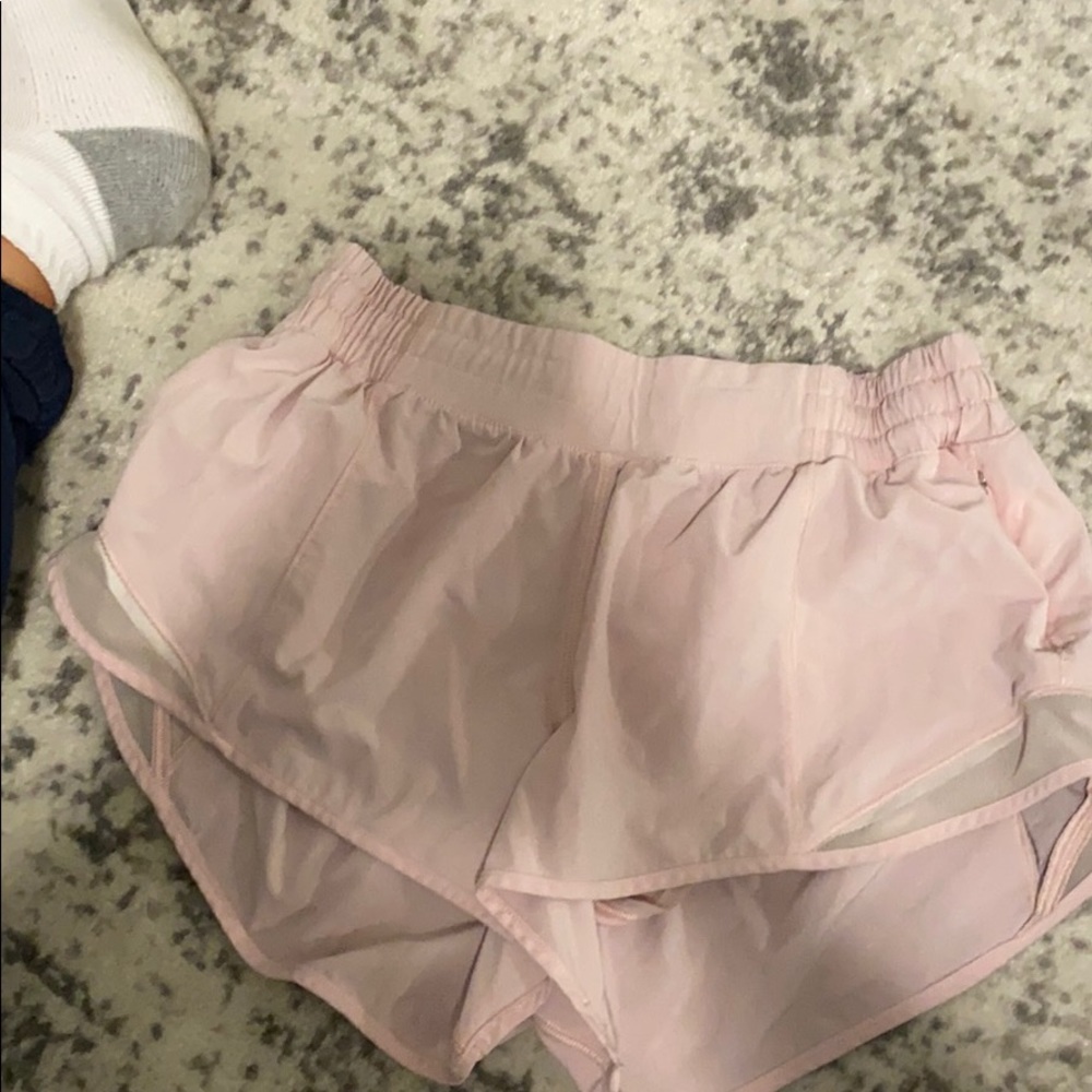 lululemon hottie totty shorts